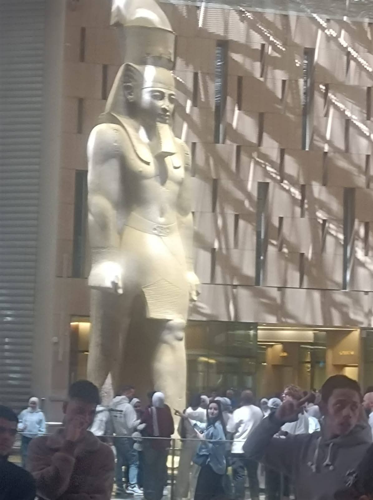 قصور الثقافة تنظم زيارة للأطفال ذوي الهمم إلى المتحف المصري الكبير