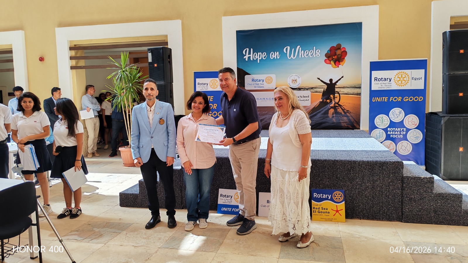 الأبطال خلف الكواليس.. روتاري البحر الأحمر يرسم البسمة بكراسي متحركة